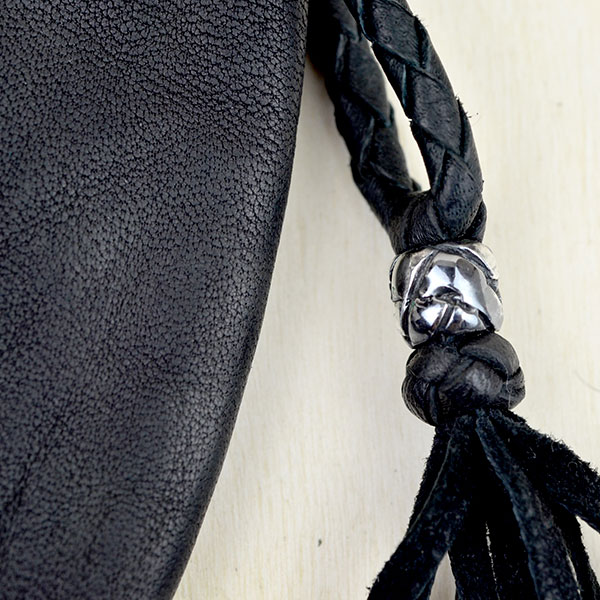 08003-2 Pelibuey English leather bag, one of the most appreciated leathers in the world, for its hardness and flexibility
