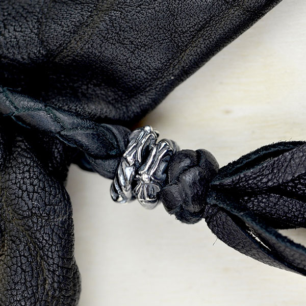 08012-2 Pelibuey English leather bag, one of the most appreciated leathers in the world, for its hardness and flexibility